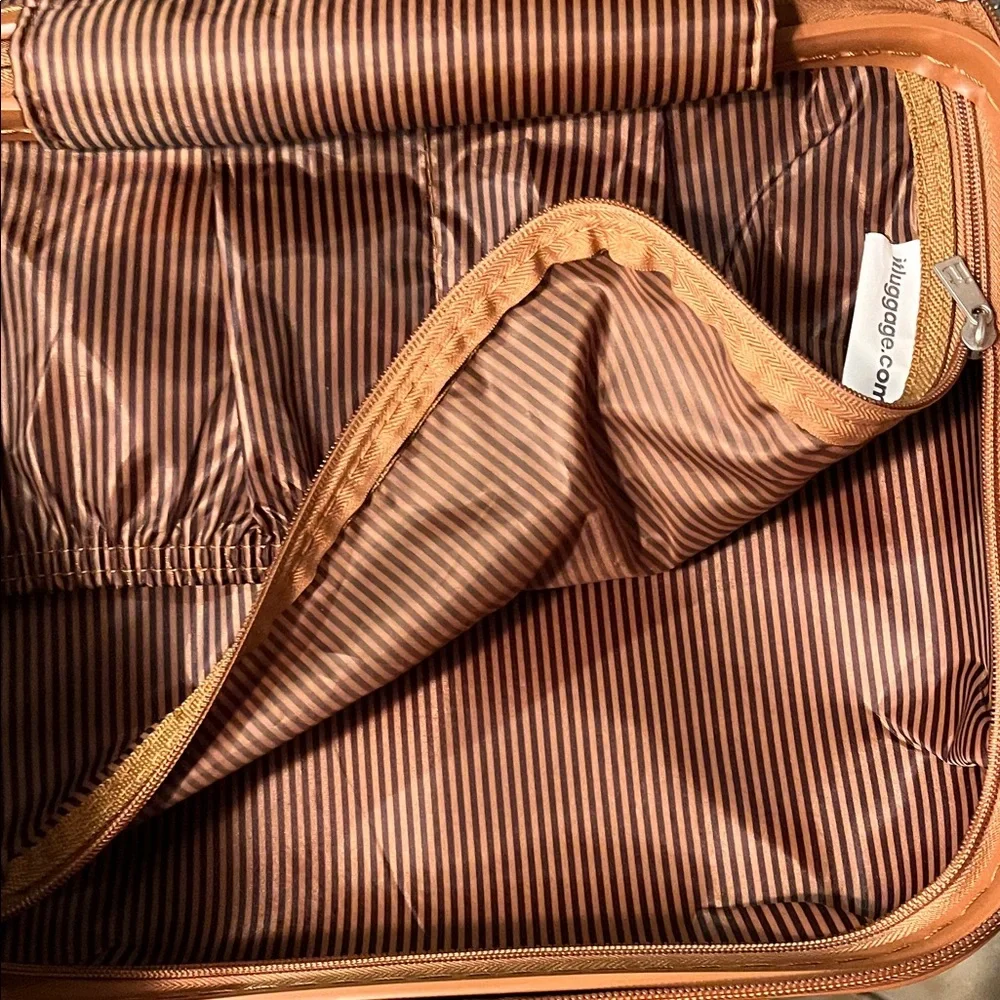 IT Luggage Makeup bag Travel cosmetic organizer Hair tools